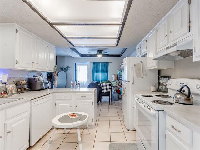 6916 Woodlake Drive, Oklahoma City, OK 73132