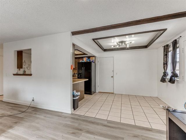 6916 Woodlake Drive, Oklahoma City, OK 73132