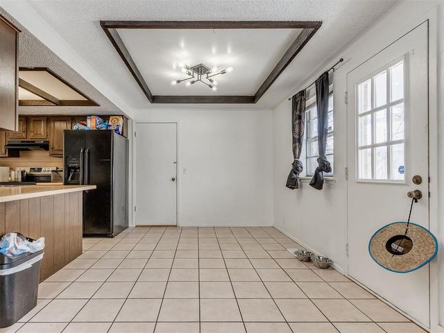 6916 Woodlake Drive, Oklahoma City, OK 73132