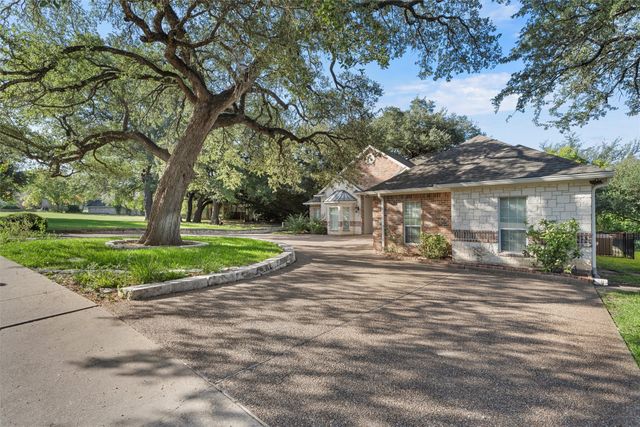 15000 Estancia Lane, Woodway, TX 76712