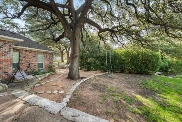 15000 Estancia Lane, Woodway, TX 76712