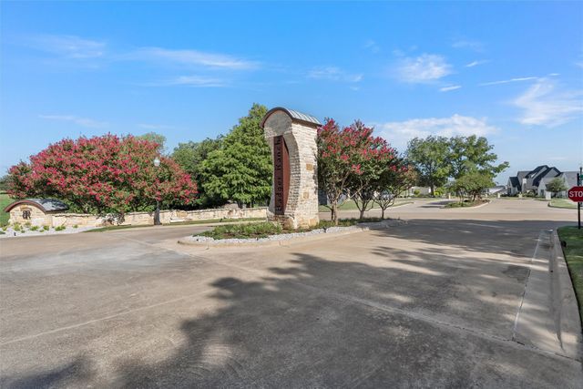 15000 Estancia Lane, Woodway, TX 76712