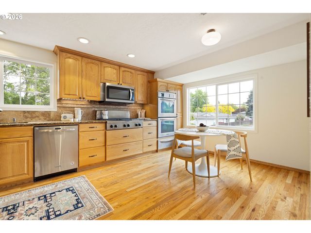 129 Ne 39TH Ave, Hillsboro, OR 97124
