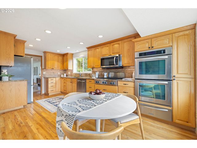 129 Ne 39TH Ave, Hillsboro, OR 97124