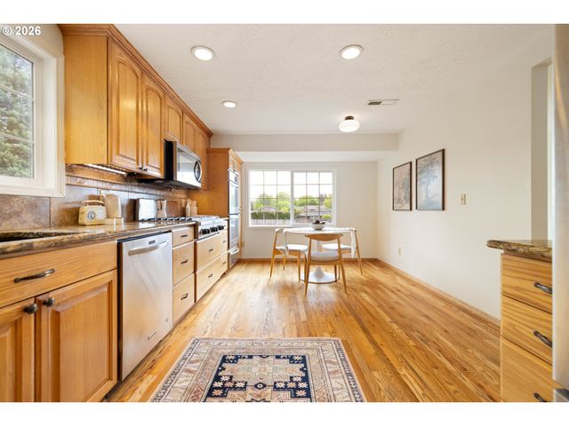 129 Ne 39TH Ave, Hillsboro, OR 97124