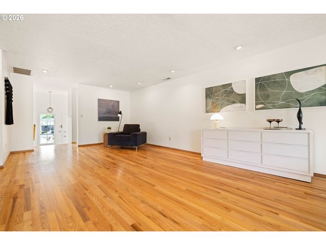129 Ne 39TH Ave, Hillsboro, OR 97124