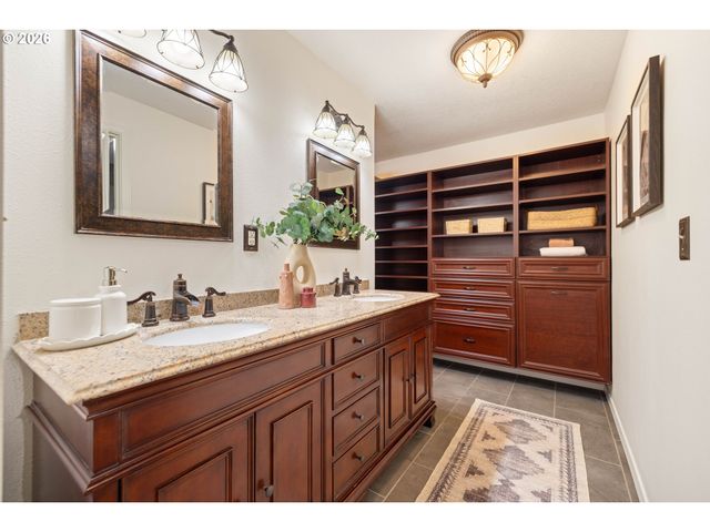 129 Ne 39TH Ave, Hillsboro, OR 97124