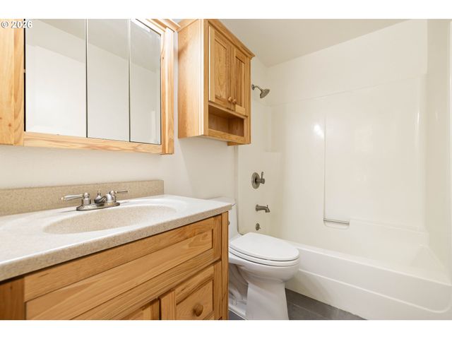 129 Ne 39TH Ave, Hillsboro, OR 97124