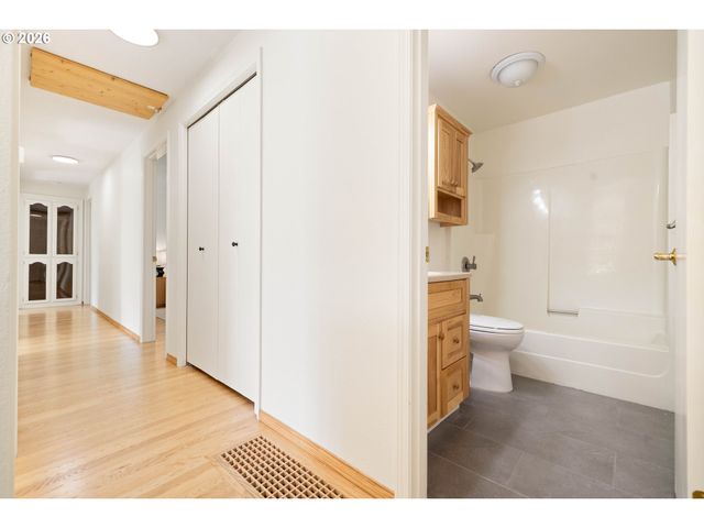 129 Ne 39TH Ave, Hillsboro, OR 97124