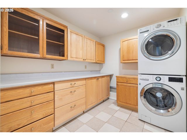 129 Ne 39TH Ave, Hillsboro, OR 97124