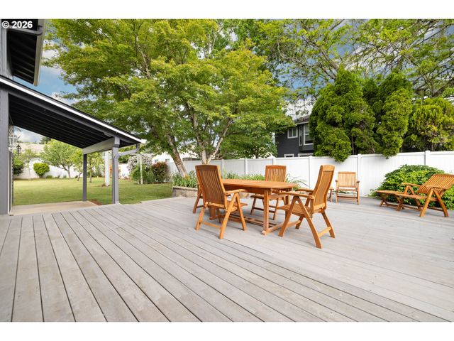 129 Ne 39TH Ave, Hillsboro, OR 97124