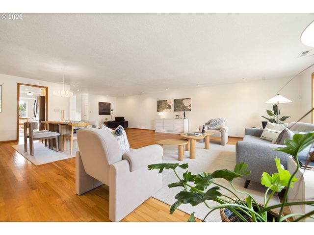 129 Ne 39TH Ave, Hillsboro, OR 97124