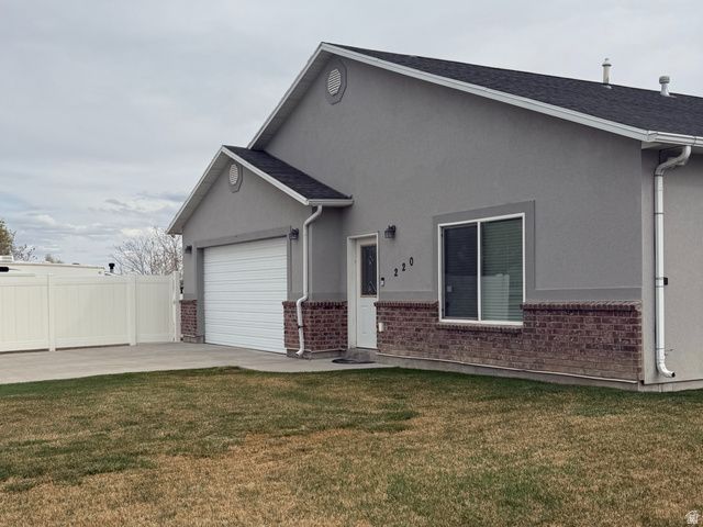 220 E 100 S, Huntington, UT 84528
