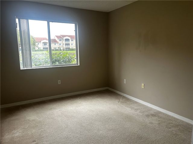 1590 S 42nd Circle 104, Vero Beach, FL 32967