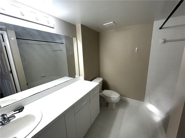 1590 S 42nd Circle 104, Vero Beach, FL 32967