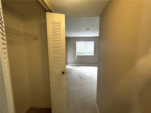 1590 S 42nd Circle 104, Vero Beach, FL 32967