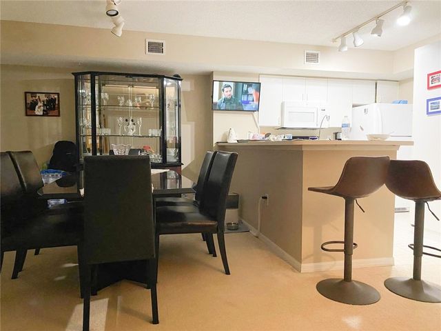 1590 S 42nd Circle 104, Vero Beach, FL 32967