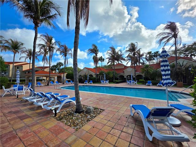 1590 S 42nd Circle 104, Vero Beach, FL 32967