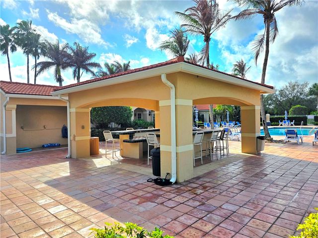 1590 S 42nd Circle 104, Vero Beach, FL 32967