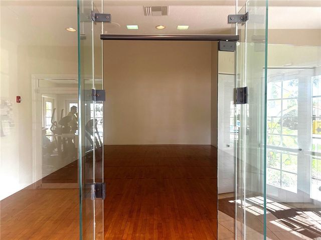 1590 S 42nd Circle 104, Vero Beach, FL 32967