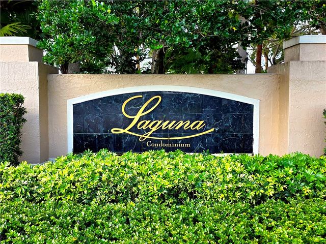 1590 S 42nd Circle 104, Vero Beach, FL 32967