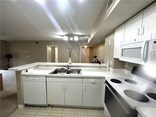 1590 S 42nd Circle 104, Vero Beach, FL 32967