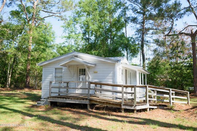 2920 S Lakeview Drive, Waycross, GA 31503