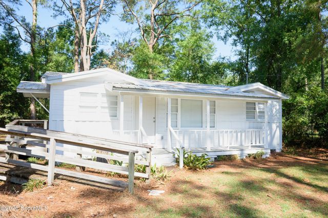 2920 S Lakeview Drive, Waycross, GA 31503