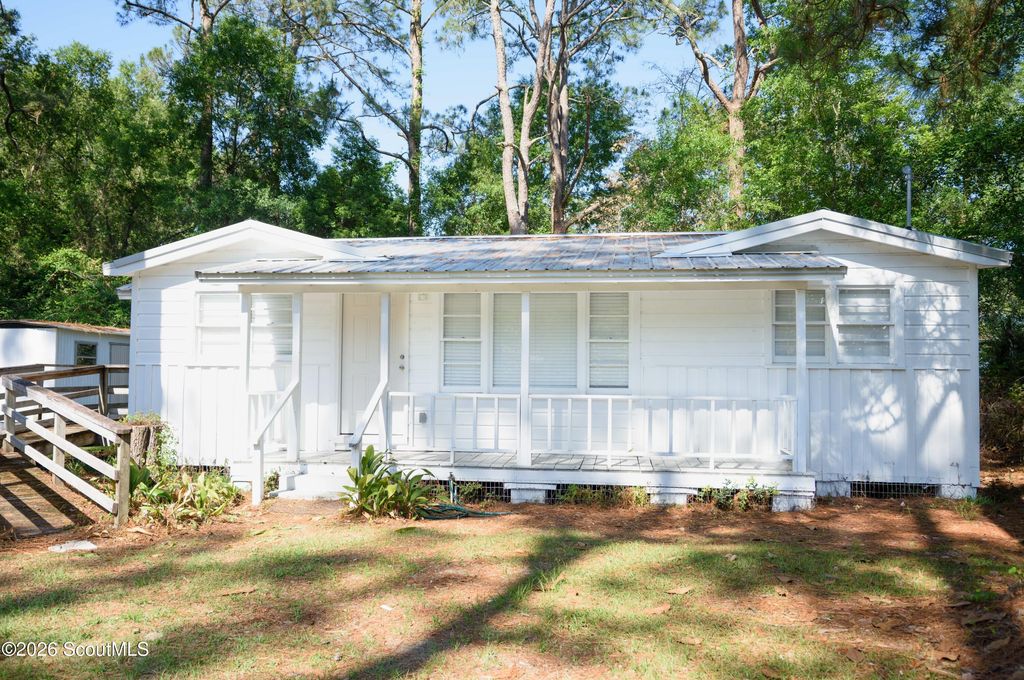 2920 S Lakeview Drive, Waycross, GA 31503