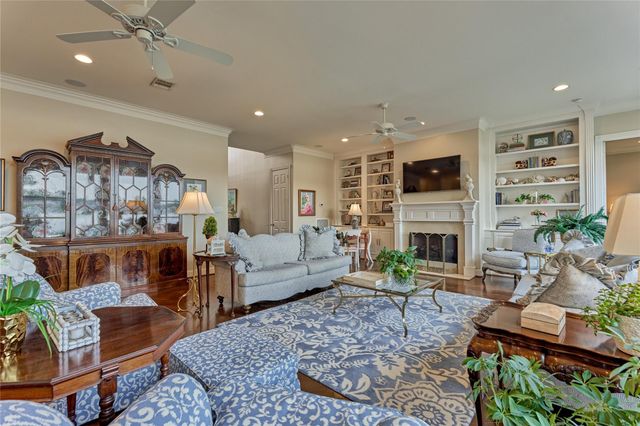 160 Westlake Point, Montgomery, TX 77356