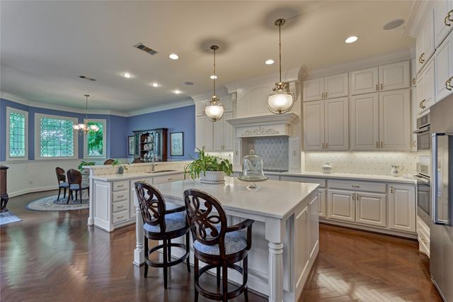 160 Westlake Point, Montgomery, TX 77356