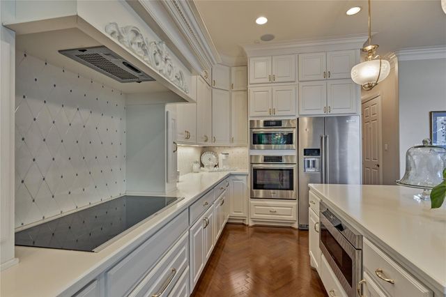 160 Westlake Point, Montgomery, TX 77356