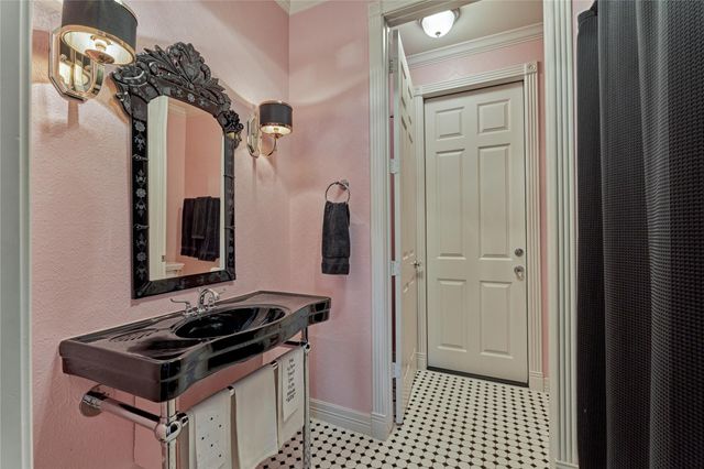 160 Westlake Point, Montgomery, TX 77356