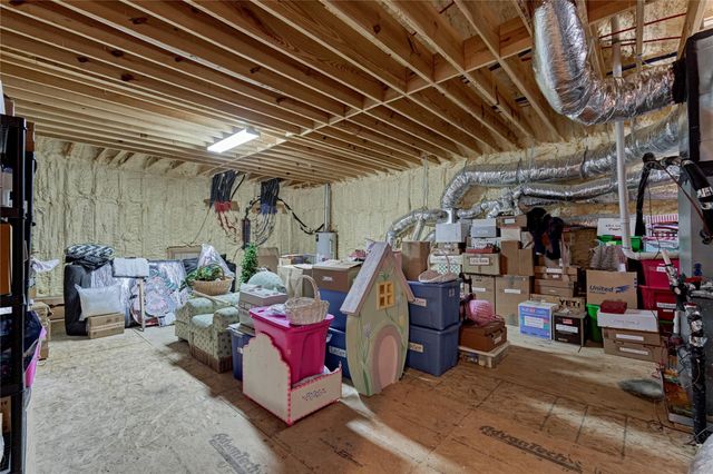 160 Westlake Point, Montgomery, TX 77356