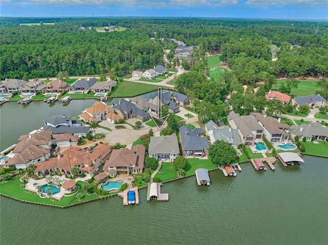 160 Westlake Point, Montgomery, TX 77356