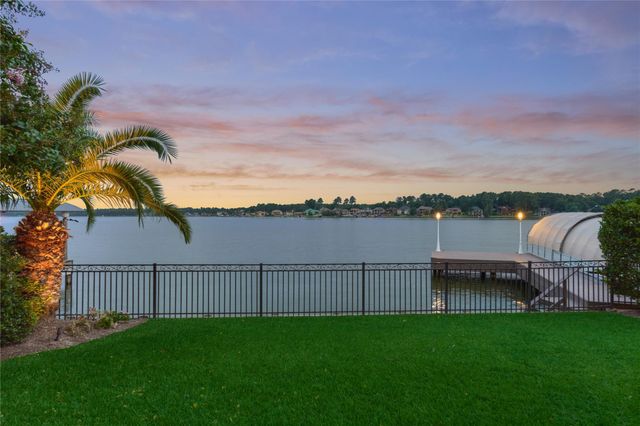 160 Westlake Point, Montgomery, TX 77356