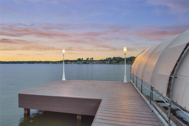 160 Westlake Point, Montgomery, TX 77356