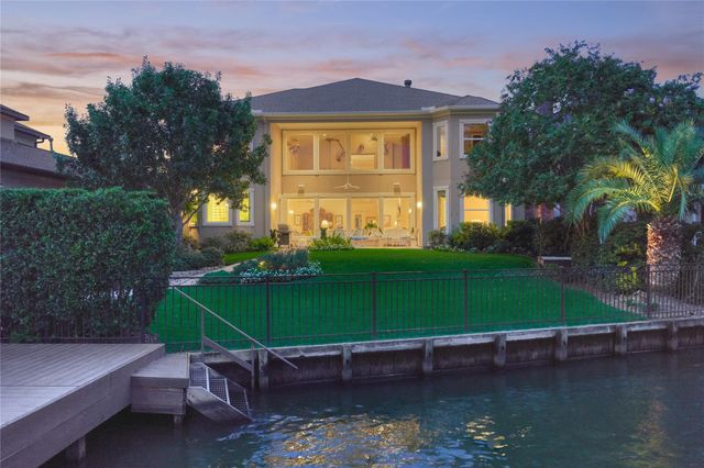 160 Westlake Point, Montgomery, TX 77356