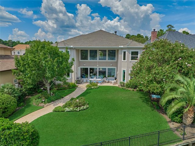 160 Westlake Point, Montgomery, TX 77356