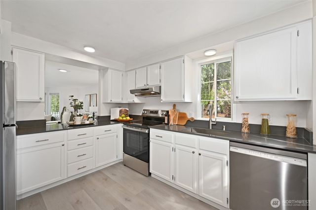 10263 NE 129th Lane, Kirkland, WA 98034