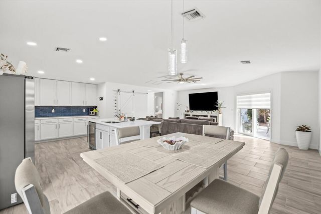 8607 SW 7th Lane, Okeechobee, FL 34974