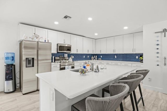 8607 SW 7th Lane, Okeechobee, FL 34974