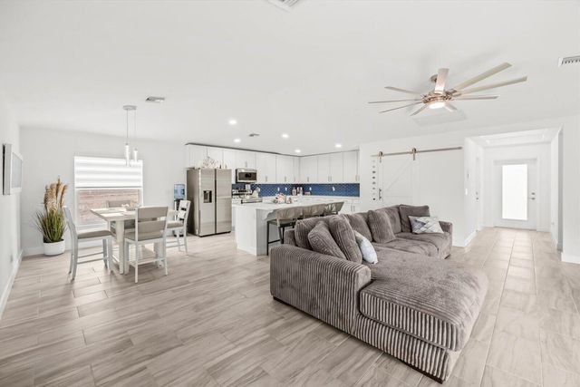 8607 SW 7th Lane, Okeechobee, FL 34974