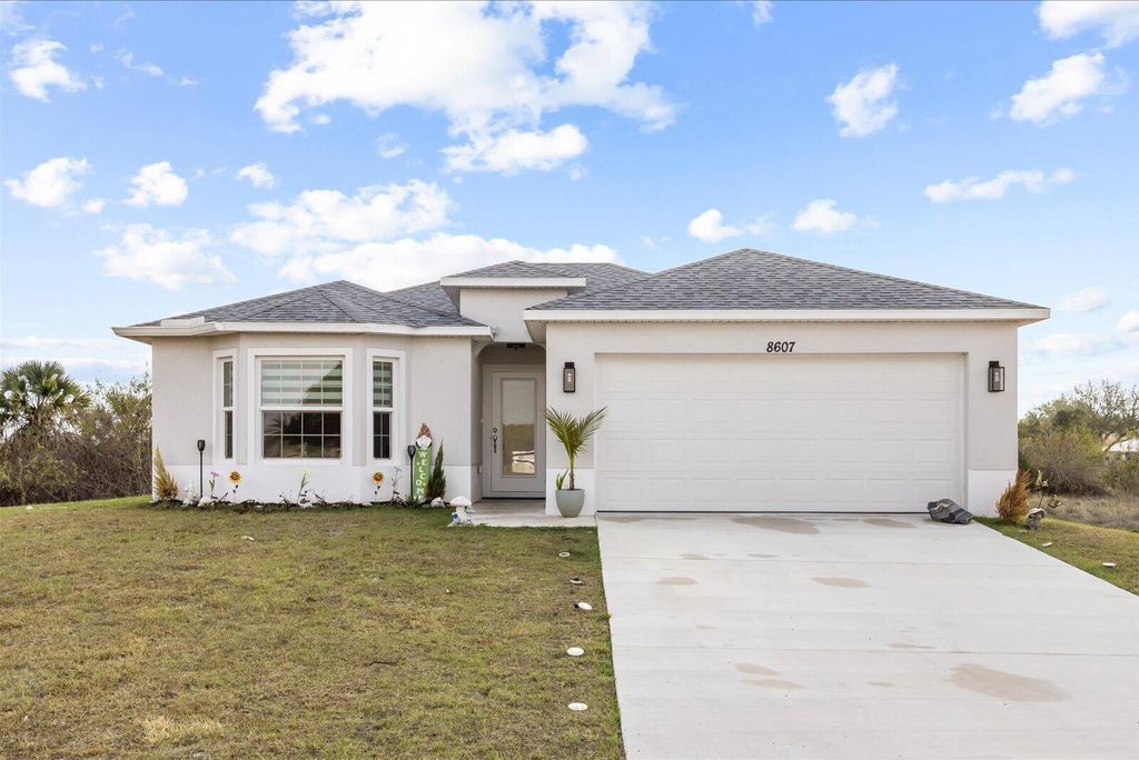 8607 SW 7th Lane, Okeechobee, FL 34974