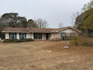 1713 Westover Dr, Dothan, AL 36303