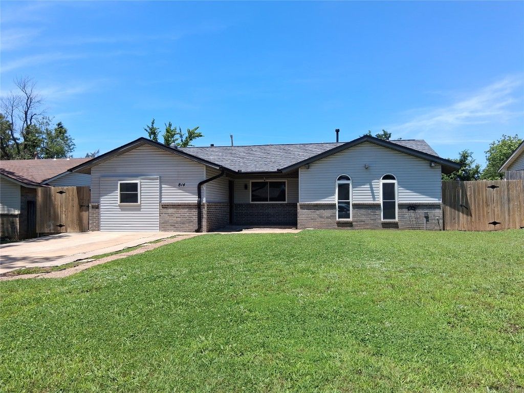 814 E Midland Street, Shawnee, OK 74804