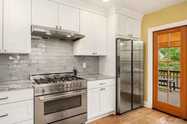 7426 Keen Way N, Seattle, WA 98103