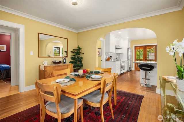 7426 Keen Way N, Seattle, WA 98103
