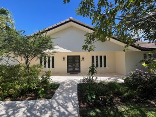 3560 NE 30th Ave, Lighthouse Point, FL 33064