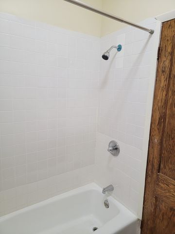 6328 S Saint Lawrence Avenue 2, Chicago, IL 60637